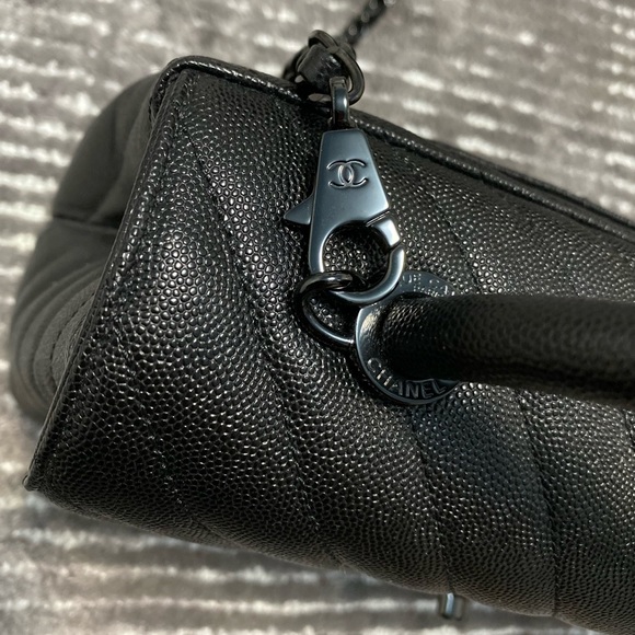 Chanel Chevron Quilted
Small Coco Handle SO BLACK - Picture 3 of 16